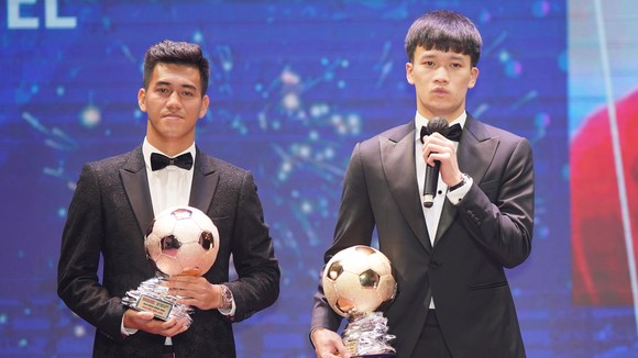 Hoàng Đức, Huỳnh Như và Văn Ý đoạt Quả bóng vàng Việt Nam 2021 ảnh 5