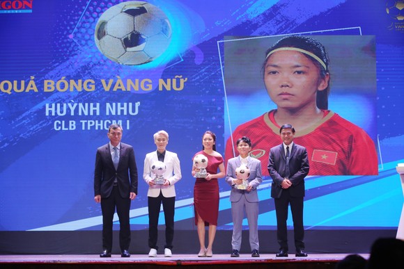 Hoàng Đức, Huỳnh Như và Văn Ý đoạt Quả bóng vàng Việt Nam 2021 ảnh 12