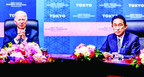 Tổng thống Mỹ Joe Biden và Thủ tướng Nhật Bản Kishida Fumio tham dự cuộc họp trực tuyến với các đối tác khu vực Ấn Độ Dương - Thái Bình Dương hôm 23-5 tại Tokyo