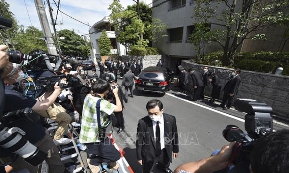 Thi hài của cố Thủ tướng Abe Shinzo đã về tới Tokyo ảnh 3