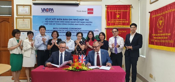 ACCA và VACPA tăng cường đối tác phát triển ngành tài chính - kế toán Việt Nam