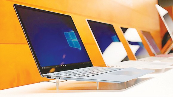 Microsoft trình làng Surface Laptop