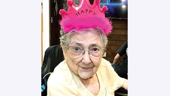Bà cụ 99 tuổi có nội tạng sai vị trí