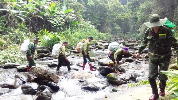 Hành trình vào rừng của “biệt đội” giải cứu thú rừng