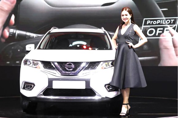 Triển lãm ô tô Việt Nam 2018: Nissan cam kết với thị trường Việt Nam bằng bộ sản phẩm mới đầy ấn tượng ảnh 2