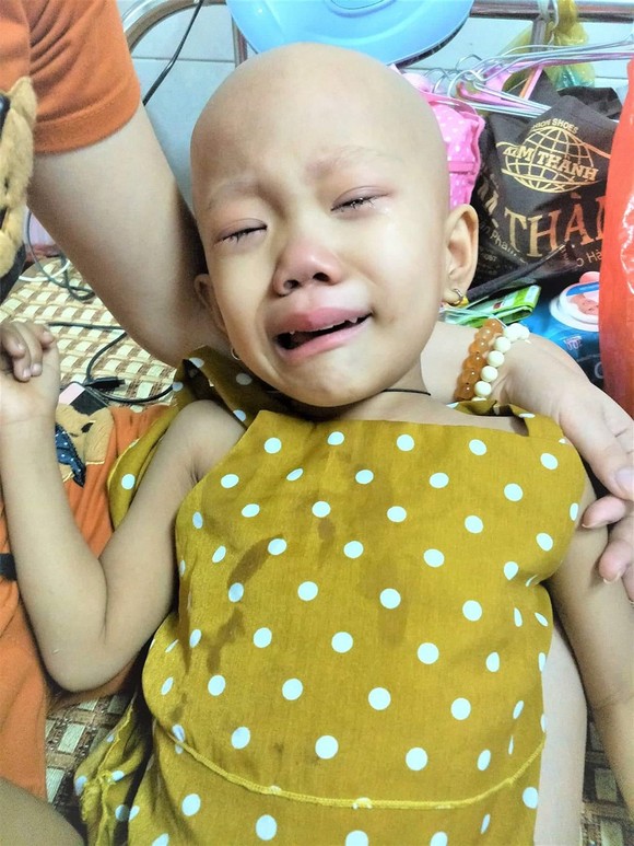 Bé 4 tuổi bệnh nặng không tiền cứu chữa ảnh 1