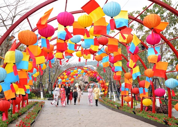 Phát cuồng với những góc check-in tại Lễ hội hoa xuân Sun World HaLong Complex ảnh 3