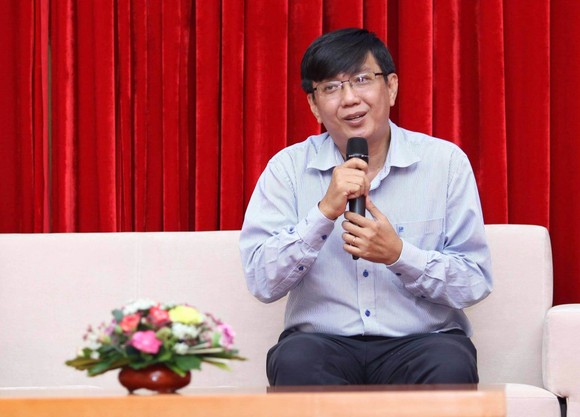 Trao 56 suất học bổng Nguyễn Văn Hưởng cho sinh viên ngành y ảnh 6