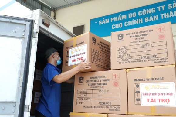 T&T Group tài trợ toàn bộ bơm kim tiêm cho chiến dịch tiêm 150 triệu liều vaccine phòng Covid-19 ảnh 2