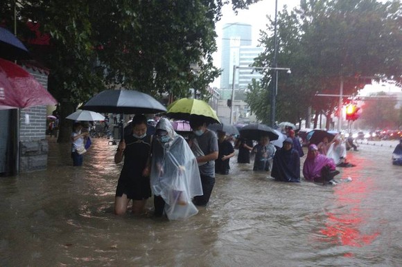 Trung Quốc nâng cảnh báo lũ lụt lên gần mức cao nhất ảnh 2