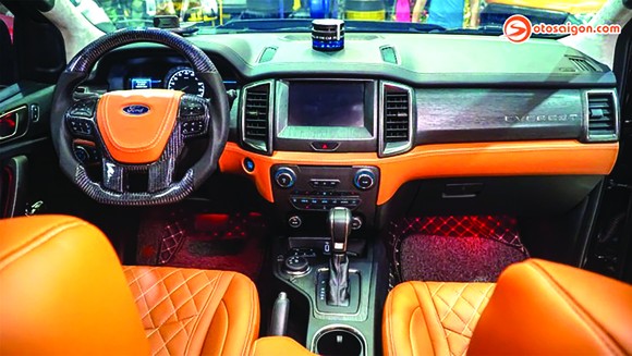 Ford Everest độ phong cách F-150 cho người thích SUV hầm hố ảnh 1