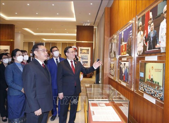 Chủ tịch Quốc hội Lào thăm chính thức Việt Nam: Cột mốc quan trọng trong mối quan hệ hữu nghị vĩ đại ảnh 1