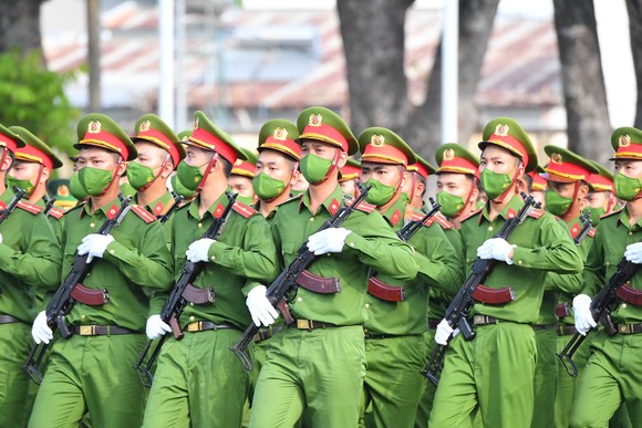 Lực lượng vũ trang TPHCM ra quân huấn luyện ảnh 2