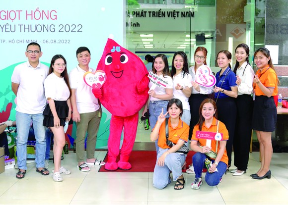 Tập đoàn Xây dựng Hòa Bình tổ chức ngày hội hiến máu Giọt Hồng Yêu Thương 2022