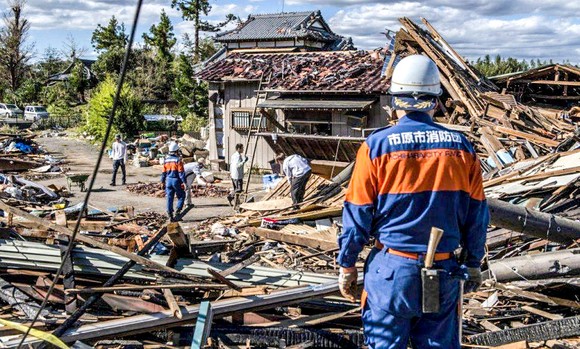 Thiệt hại sau lốc xoáy tại thành phố Chiba, Nhật Bản năm 2019. Ảnh Getty Images 