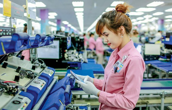 Samsung, nhà đầu tư nước ngoài lớn nhất của Việt Nam, đã thông báo sẽ bắt đầu sản xuất các bộ phận bán dẫn tại Việt Nam. Ảnh: VIẾT CHUNG