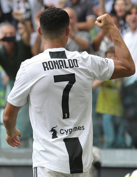 Cristiano Ronaldo ghi cú đúp giúp Juventus đánh bại Sassuolo ảnh 3