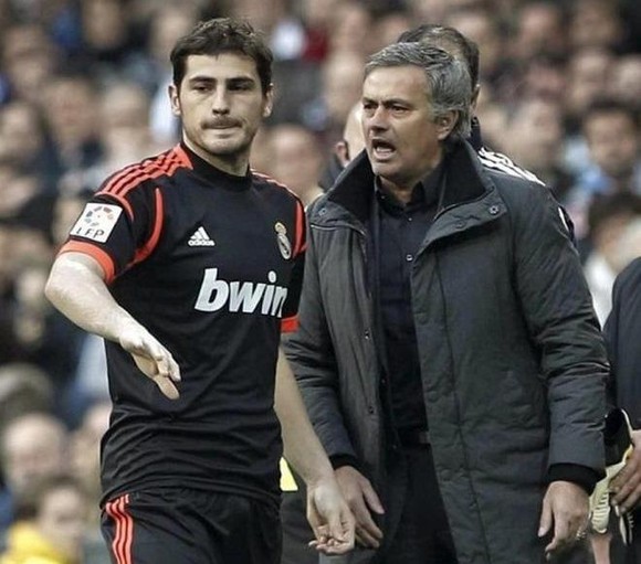 Vì sao Jose Mourinho quyết “triệt” Thánh Iker ở Real Madrid