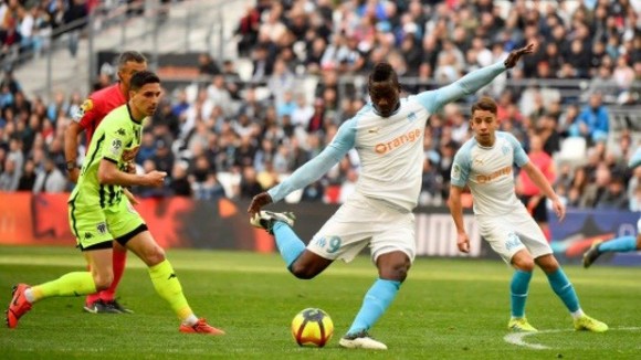 Balotelli ghi kỷ lục trong ngày Marseille ngủ quên