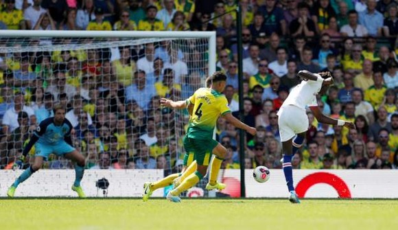 Norwich City - Chelsea 2-3: Abraham ghi cú đúp, Lampard giành chiến thắng đầu tay ảnh 10