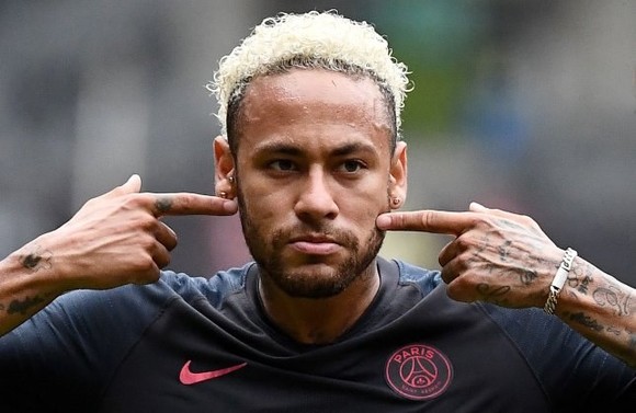 Neymar không sang Barcelona vào tháng Giêng tới