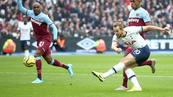 West Ham - Tottenham 2-3: Gà trống lột xác dưới tay Mourinho ảnh 3