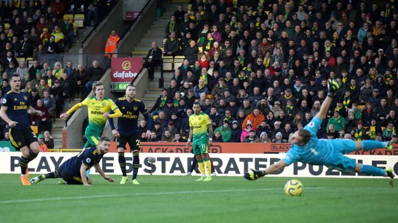 Norwich City - Arsenal 2-2: Aubameyang cứu nguy Pháo thủ  ảnh 5