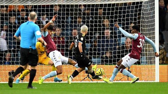 Aston Villa - Man City 1-6: Hattrick giúp Kun Aguero lập kỷ lục ghi bàn ảnh 4