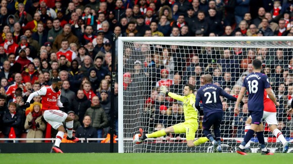Arsenal - West Ham 1-0: Lacazette lập công đưa Pháo thủ lên thứ 9 ảnh 8