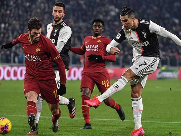 Ronaldo và Juventus trong trận gặp AS Roma