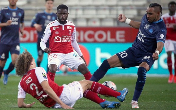 Lão tướng Dimitri Payet ghi 100 bàn và kiến tạo 100 bàn khác ở Ligue 1