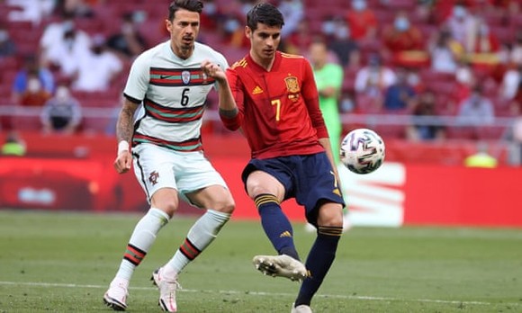 Alvaro Morata và tuyển Tây Ban Nha bị la ó