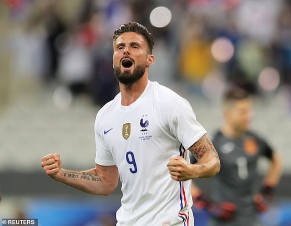 Olivier Giroud giúp tuyển Pháp giành chiến thắng