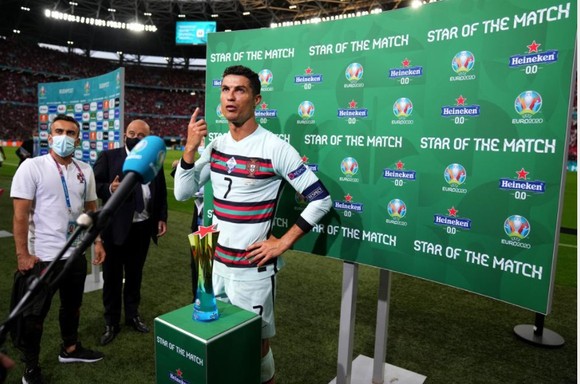 Ronaldo ghi cú đúp, phá kỷ lục ghi bàn Euro khi Bồ Đào Nha đè bẹp Hungary ảnh 3