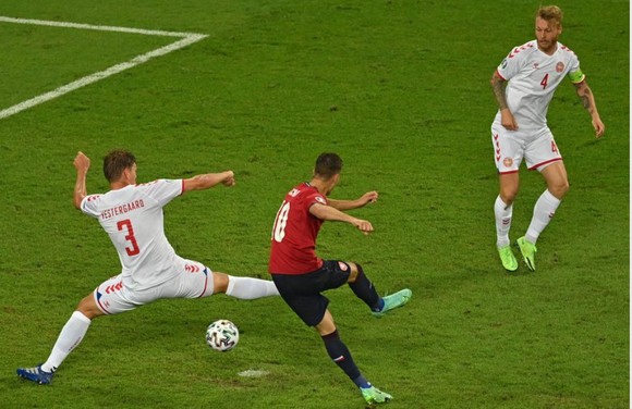 CH Séc – Đan Mạch 1-2: Lính chì hiên ngang vào bán kết, Schick bắt kịp Ronaldo ảnh 3