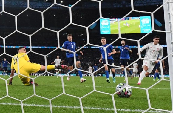 Italia – Tây Ban Nha 1-1 (4-2 luân lưu) Morata từ người hùng thành tội đồ, chân sáo Jorginho đưa Azzurri vào chung kết ảnh 4