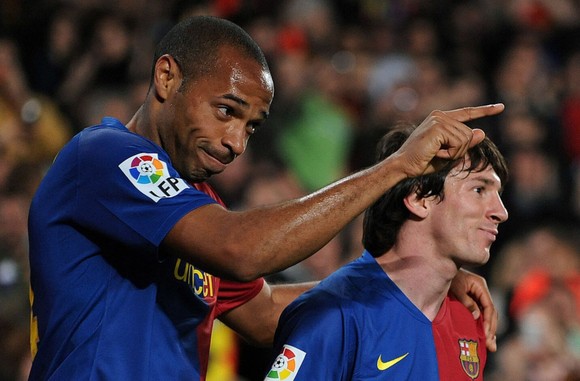 Thierry Henry từng sánh vai với Messi trong đội hình siêu mạnh ở Barcelona