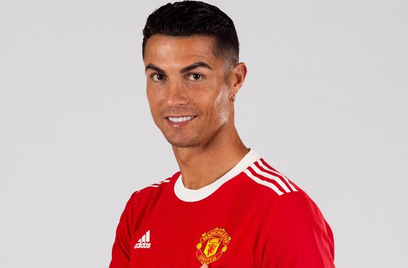 Ronaldo trong màu áo đỏ