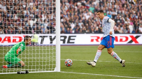 West Ham – Man United 1-2: Ronaldo mở điểm, Lingard khóa đuôi, nhưng De Gea mới là người hùng ảnh 3
