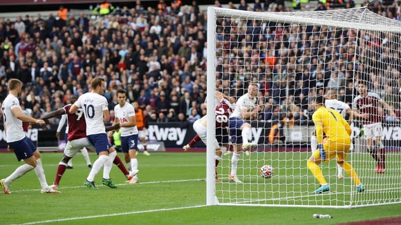 West Ham – Tottenham 1-0: Antonio ghi bàn trận derby, đưa đội vào tốp 4 ảnh 2
