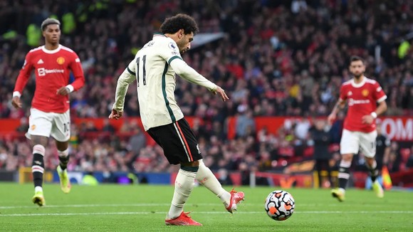 Man United – Liverpool 0-5: Mo Salah lập hat-trick trong chiến thắng lịch sử ở Old Trafford ảnh 4