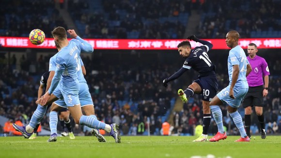 Manchester City – West Ham 2-1: Gundogan và Fernandinho ghi dấu ấn ảnh 5
