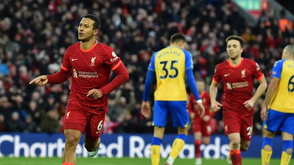 Liverpool – Southampton 4-0: Jota ghi cú đúp, Thiago và Van Dijk góp công vùi dập The Saints ảnh 3
