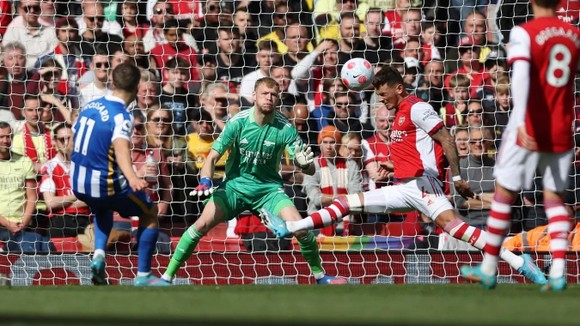 Thua sốc Brighton 1-2, Arsenal tụt lại trong cuộc đua tốp 4 ảnh 1