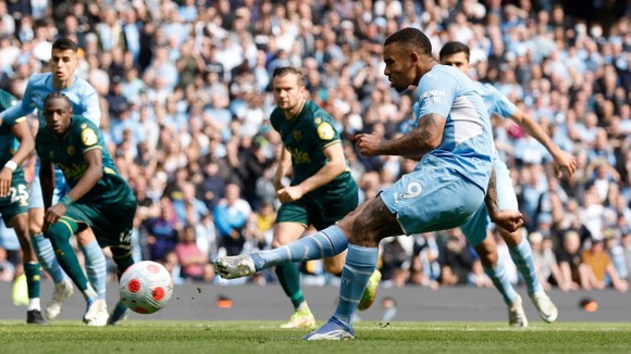 Gabriel Jesus ghi cú poker khi Man City đè bẹp Watford 5-1 ảnh 3