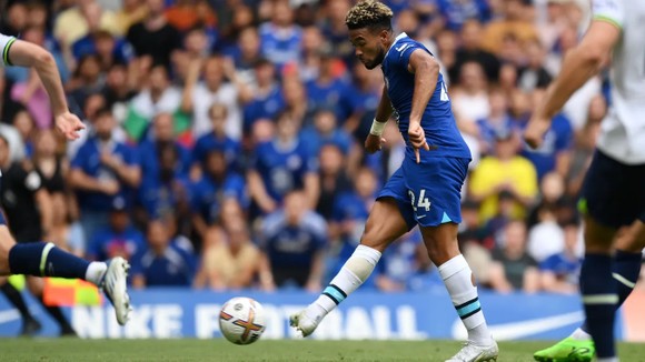Koulibaly ghi siêu phẩm, Harry Kane đánh đầu gỡ hòa phút chót khi Conte và Tuchel đều lãnh thẻ đỏ ảnh 3