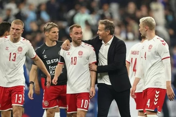 HLV tuyển Đan Mạch tin tưởng tương lai ngôi sao Man.United
