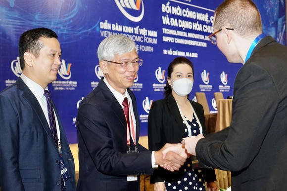 Hơn 600 đại biểu tham gia đóng góp quyết sách phát triển kinh tế Việt Nam ảnh 6