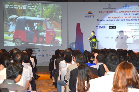 Toàn cảnh phiên khai mạc Hội nghị quốc tế về giao thông khu vực Đông Á lần thứ 12 tại TPHCM.