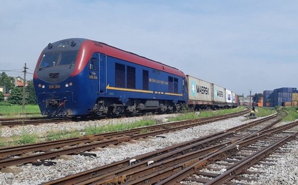 Ngành đường sắt mở chuỗi vận tải liên vận quốc tế sang các nước châu Âu. (Ảnh: CTV/Vietnam+)